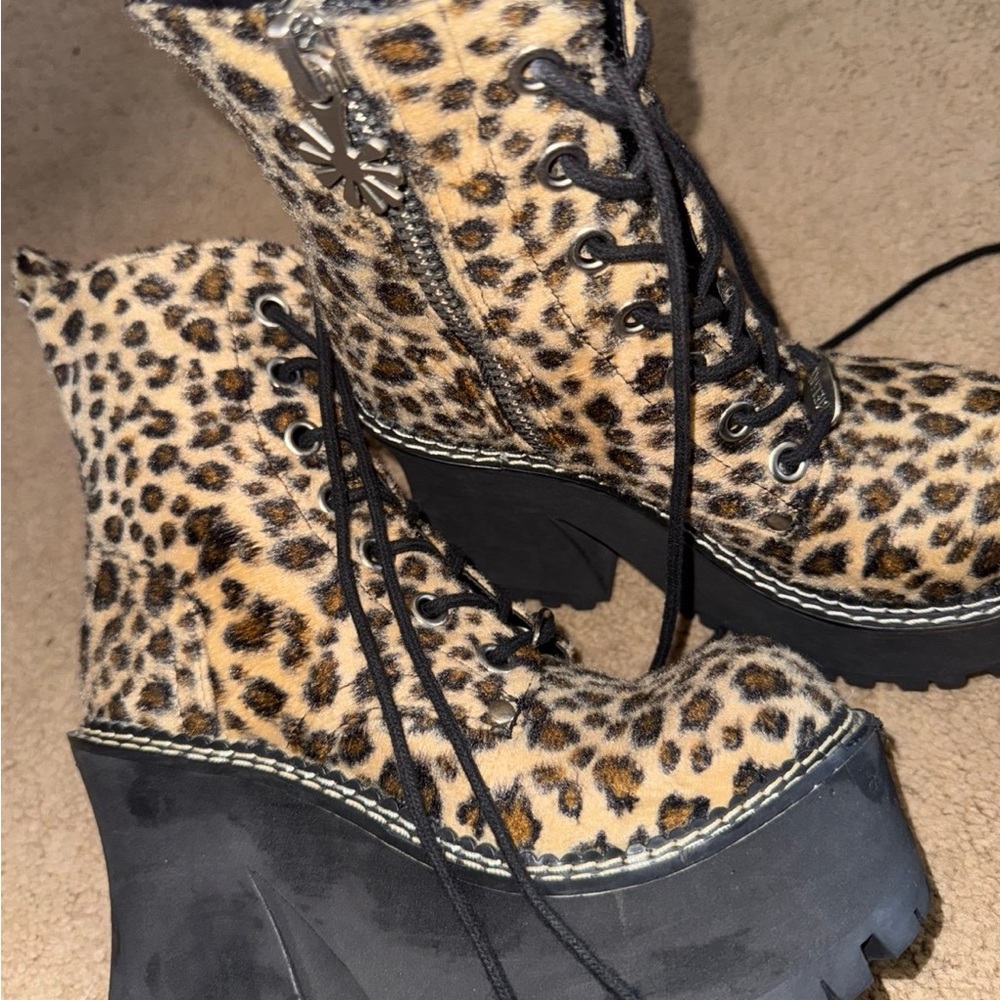 dELiA*s Catty Animal Behavior Platform Boots